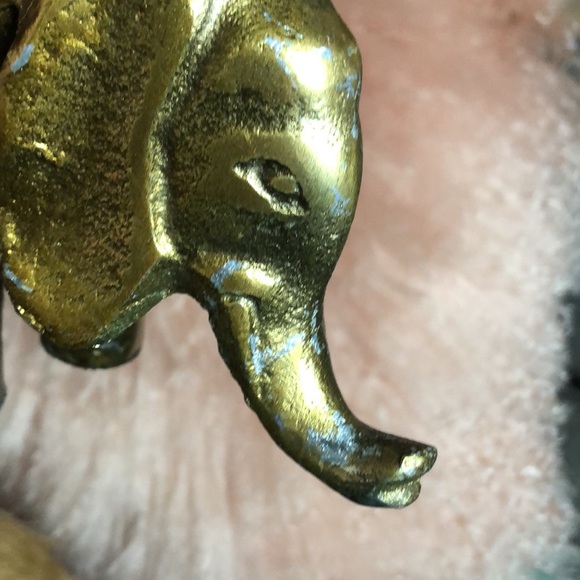 NWOT Anthropologie brass Ezzie elephant planter. Never used. Adorable!! - Picture 6 of 9